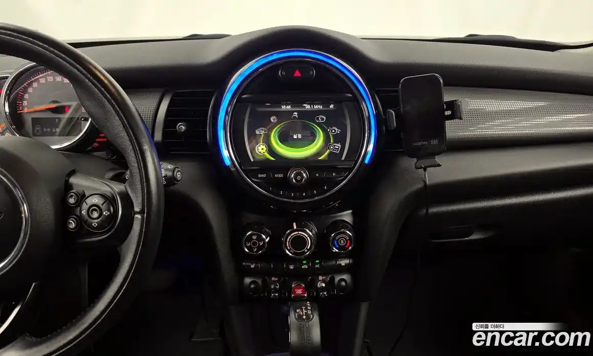 Mini Cooper 2015 1.5 гидро в Москве № 1692437, фото 13