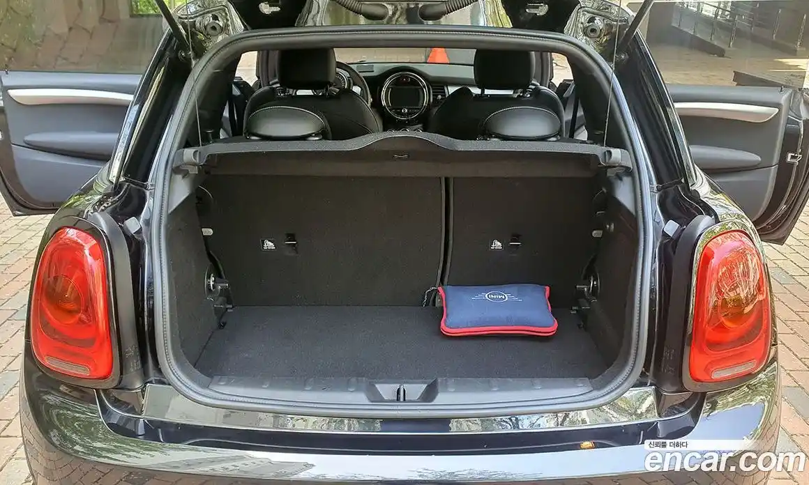 Mini Cooper 2016 1.5 гидро в Москве № 1692626, фото 9