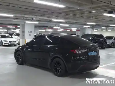 Tesla Model Y 2023 0.2 гидро в Москве № 1692732, миниатюра 4