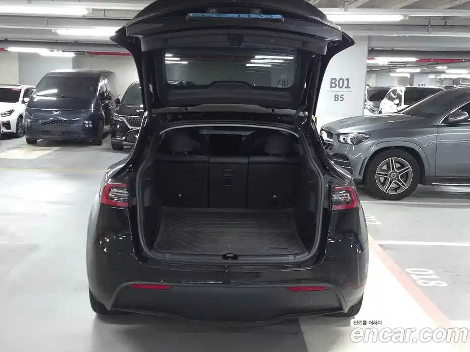 Tesla Model Y 2023 0.2 гидро в Москве № 1692732, фото 8