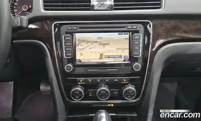 Volkswagen Passat 2014 2.5 гидро в Москве № 1693325, миниатюра 12