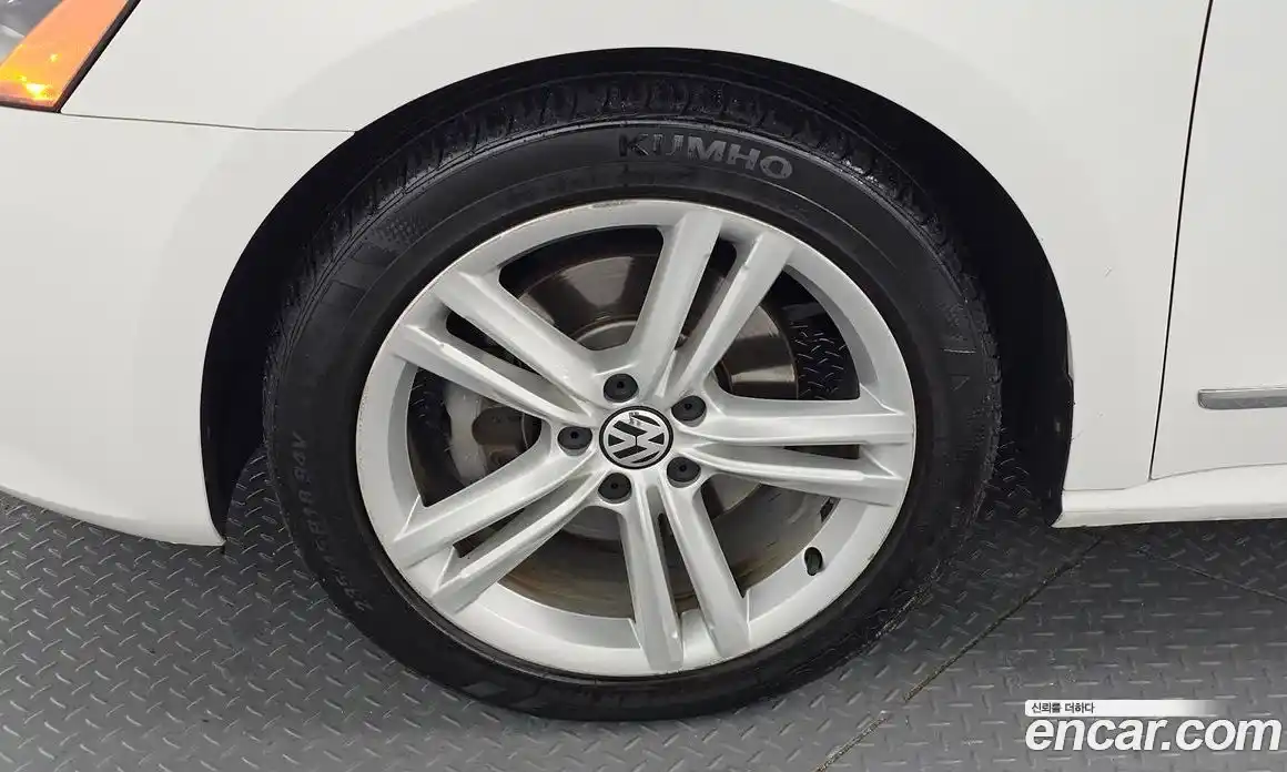Volkswagen Passat 2014 2.5 гидро в Москве № 1693325, фото 5