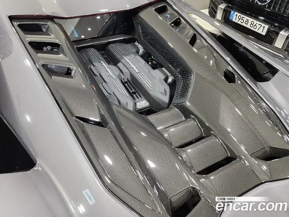 Lamborghini Revuelto 2025 6.5 гидро, фото 6