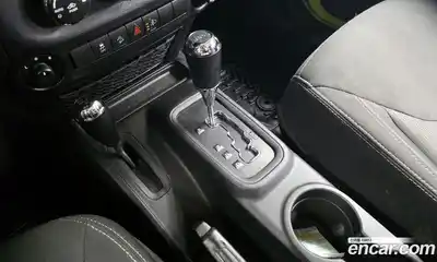 Jeep Wrangler 2016 3.6 гидро в Москве № 1693759, миниатюра 9