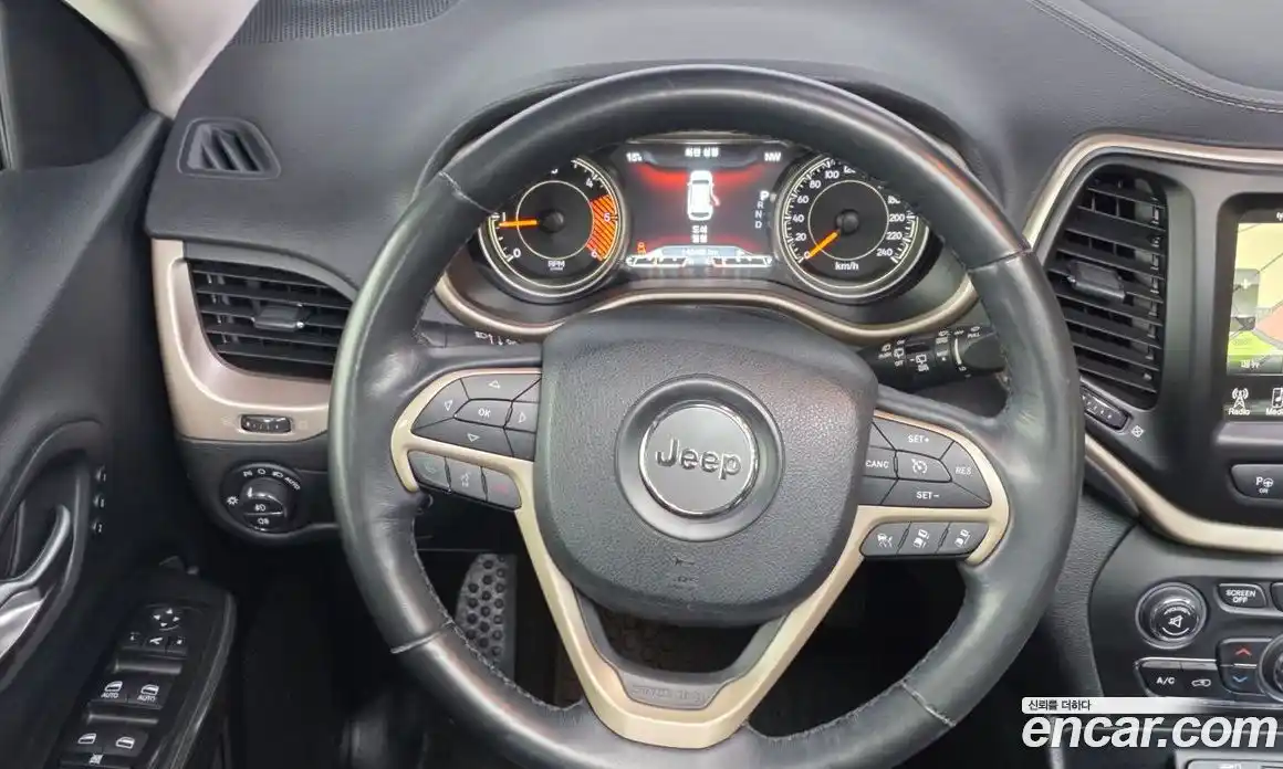 Jeep Cherokee 2015 2.0 гидро в Москве № 1694795, фото 13