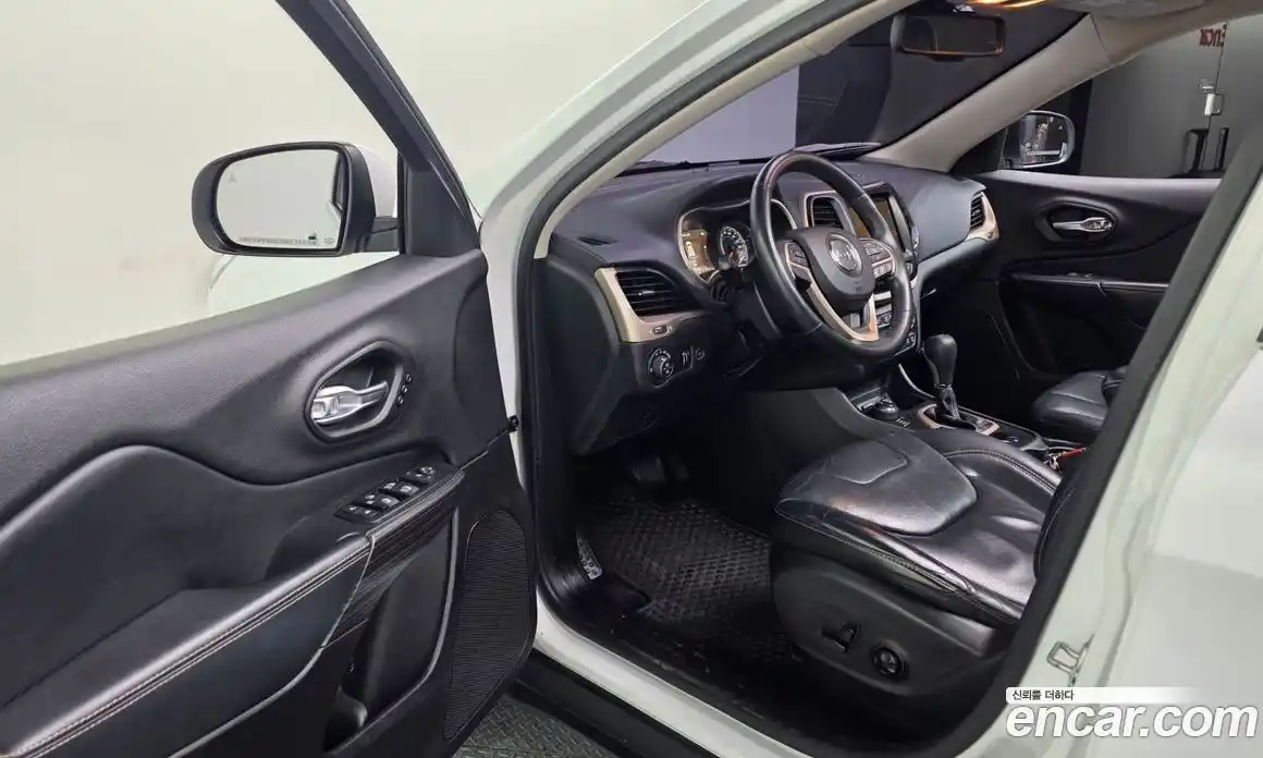 Jeep Cherokee 2015 2.0 гидро в Москве № 1694795, фото 10