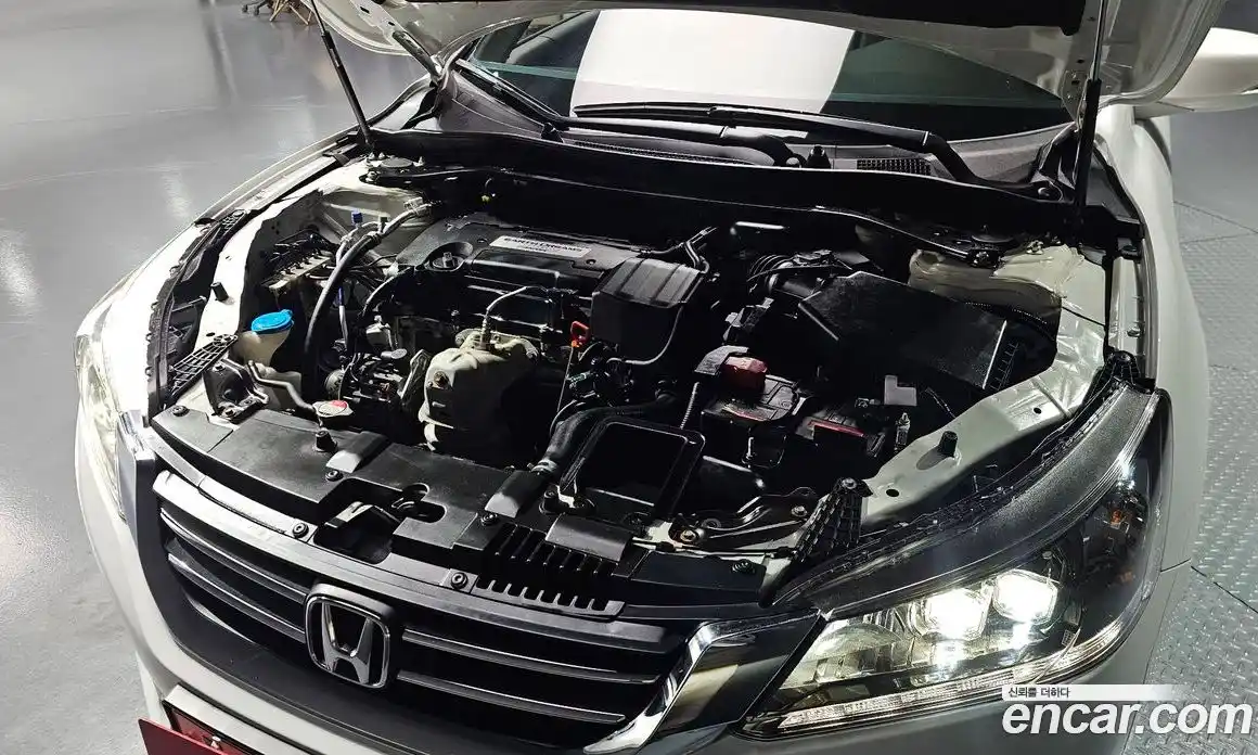 Honda Accord 2014 2.4 гидро в Москве № 1696291, фото 6