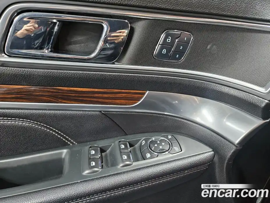 Ford Explorer 2018 2.3 гидро в Москве № 1698041, фото 16