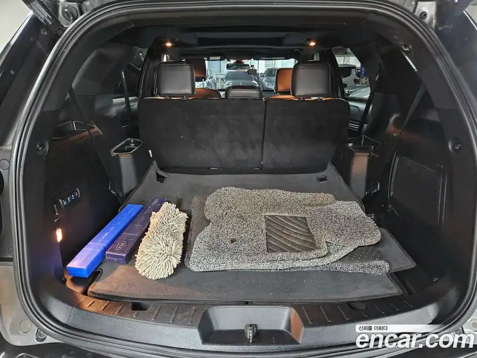 Ford Explorer 2018 2.3 гидро в Москве № 1698041, фото 17