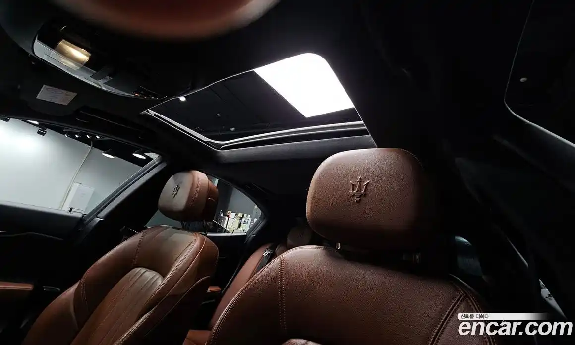 Maserati Ghibli 2020 3.0 гидро, фото 17