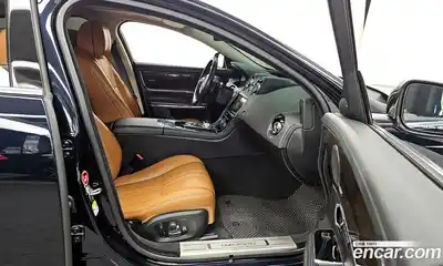 Jaguar XJ 2016 3.0 гидро в Москве № 1698829, миниатюра 11