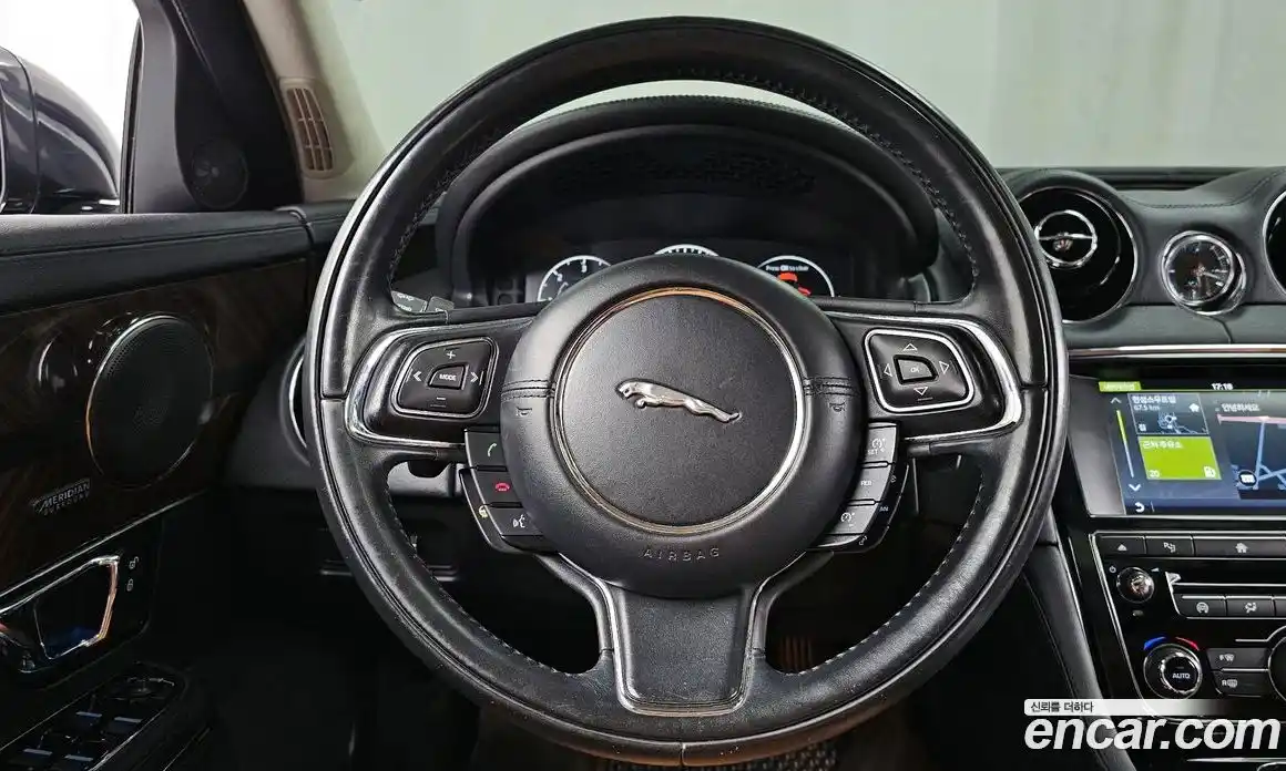 Jaguar XJ 2016 3.0 гидро в Москве № 1698829, фото 13