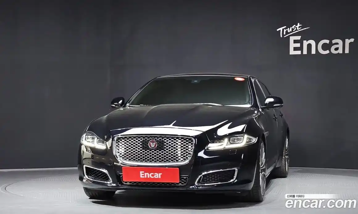 Jaguar XJ 2016 3.0 гидро в Москве № 1698829, фото 3