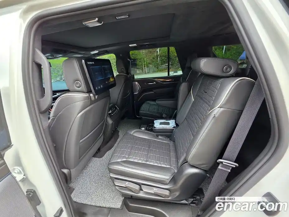 Cadillac Escalade 2023 6.2 гидро в Москве № 1699701, фото 4