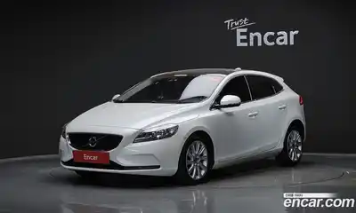 Volvo V40, 2014