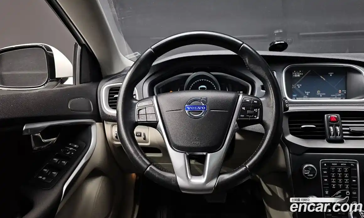 Volvo V40 2014 1.6 гидро в Москве № 197072, фото 13