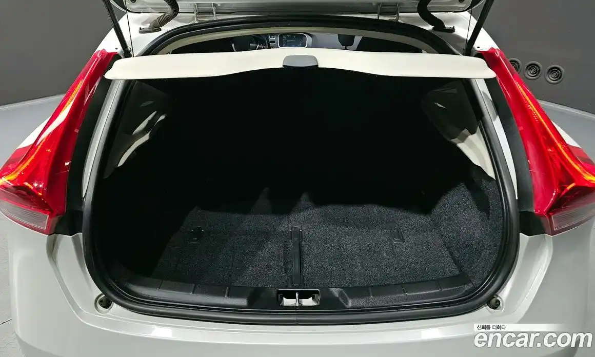 Volvo V40 2014 1.6 гидро в Москве № 197072, фото 20