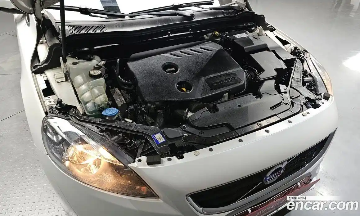 Volvo V40 2014 1.6 гидро в Москве № 197072, фото 6