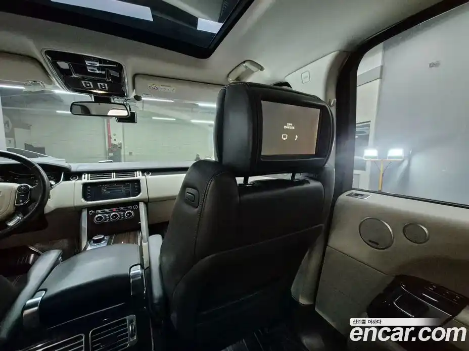 Land Rover Range-Rover 2015 4.4 гидро в Москве № 231353, фото 13