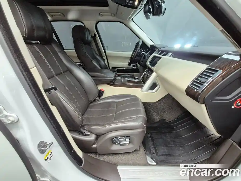Land Rover Range-Rover 2015 4.4 гидро в Москве № 231353, фото 20