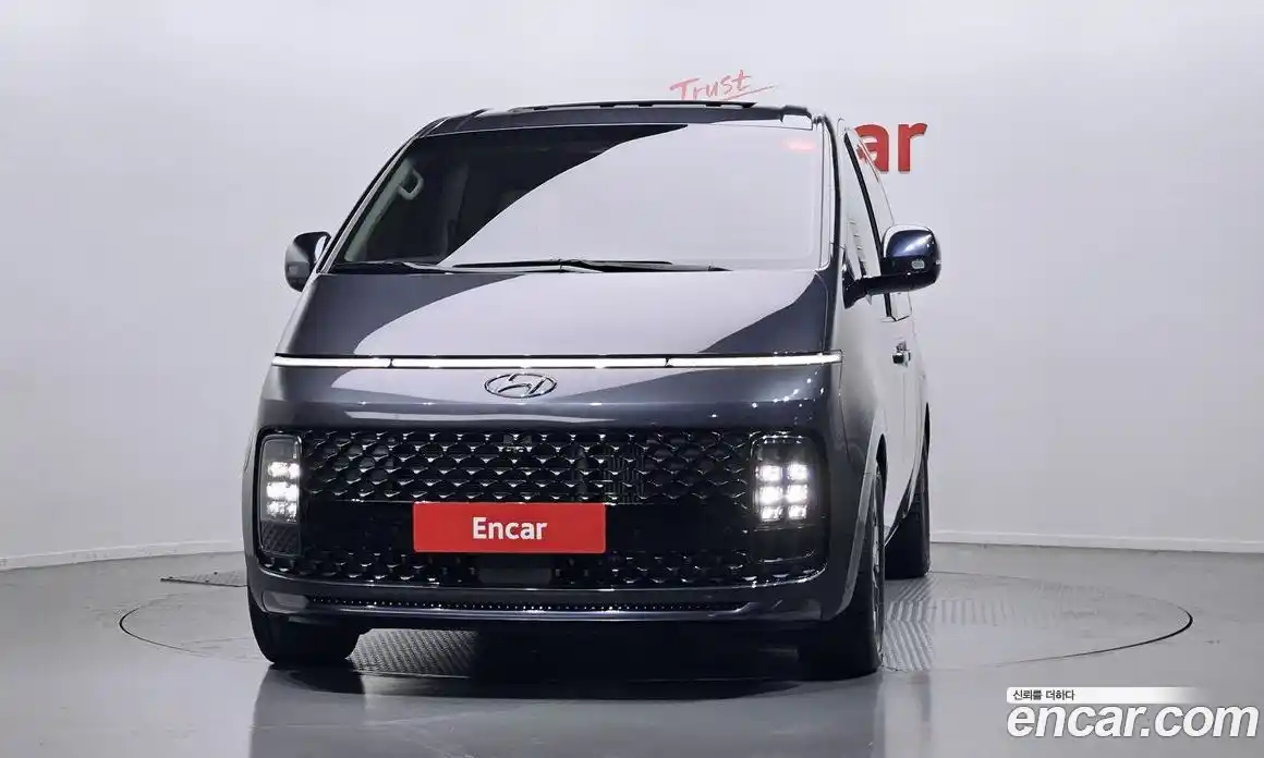 Hyundai Staria 2023 2.2 гидро в Москве № 6030, фото 3