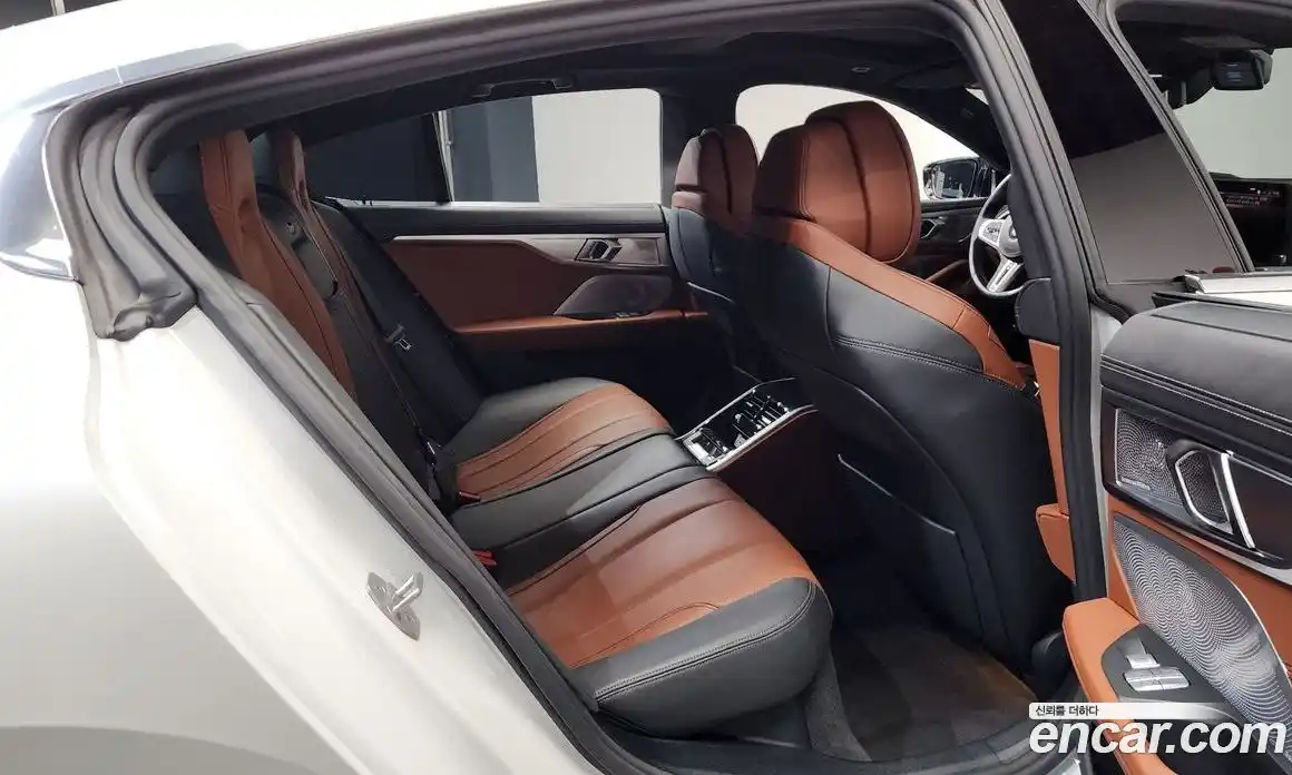 BMW 8-Series 2022 4.4 гидро, фото 12
