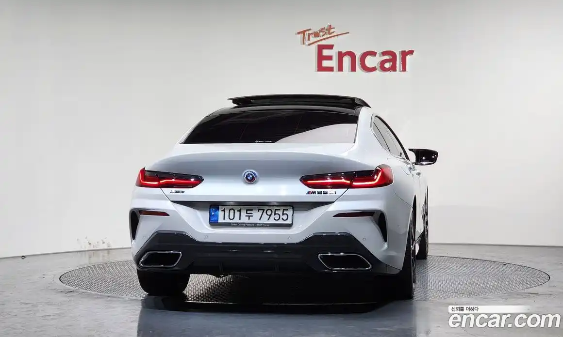 BMW 8-Series 2022 4.4 гидро, фото 4