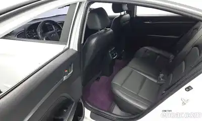 Hyundai Avante 2016 1.6 гидро в Москве № 1142883, миниатюра 11