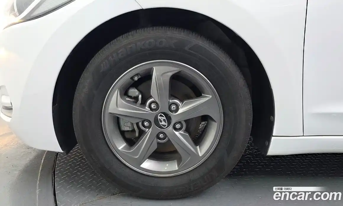 Hyundai Avante 2016 1.6 гидро в Москве № 1142883, фото 5