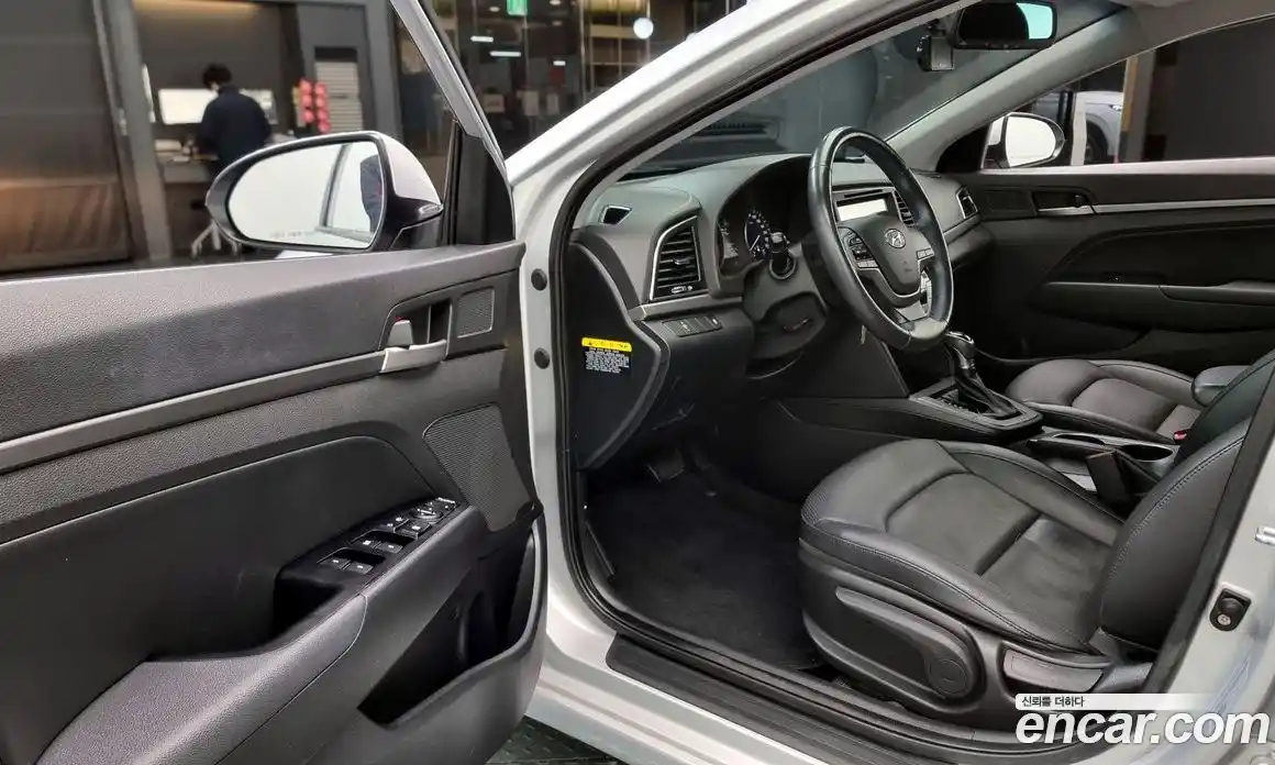Hyundai Avante 2018 1.6 гидро в Москве № 127001, фото 11