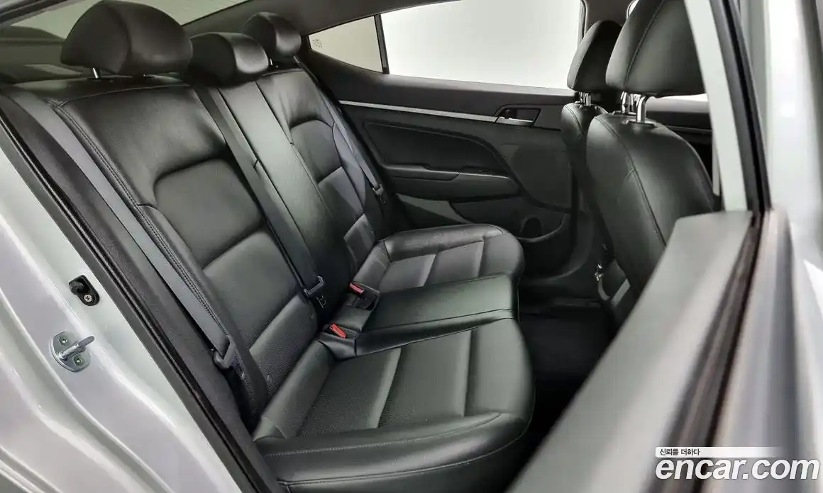 Hyundai Avante 2018 1.6 гидро в Москве № 127001, фото 12