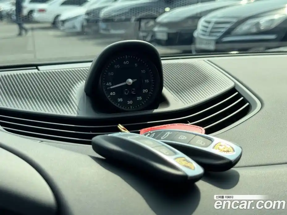Porsche Taycan 2024 гидро в Москве № 1292363, фото 6