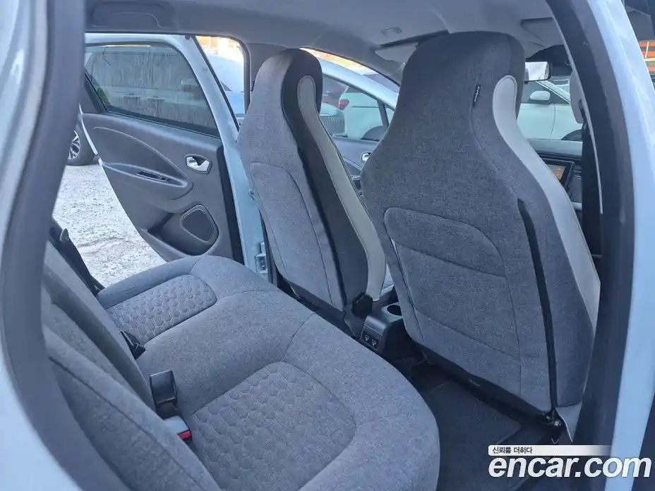 Renault Zoe 2021 0.1 гидро в Москве № 1688187, фото 13