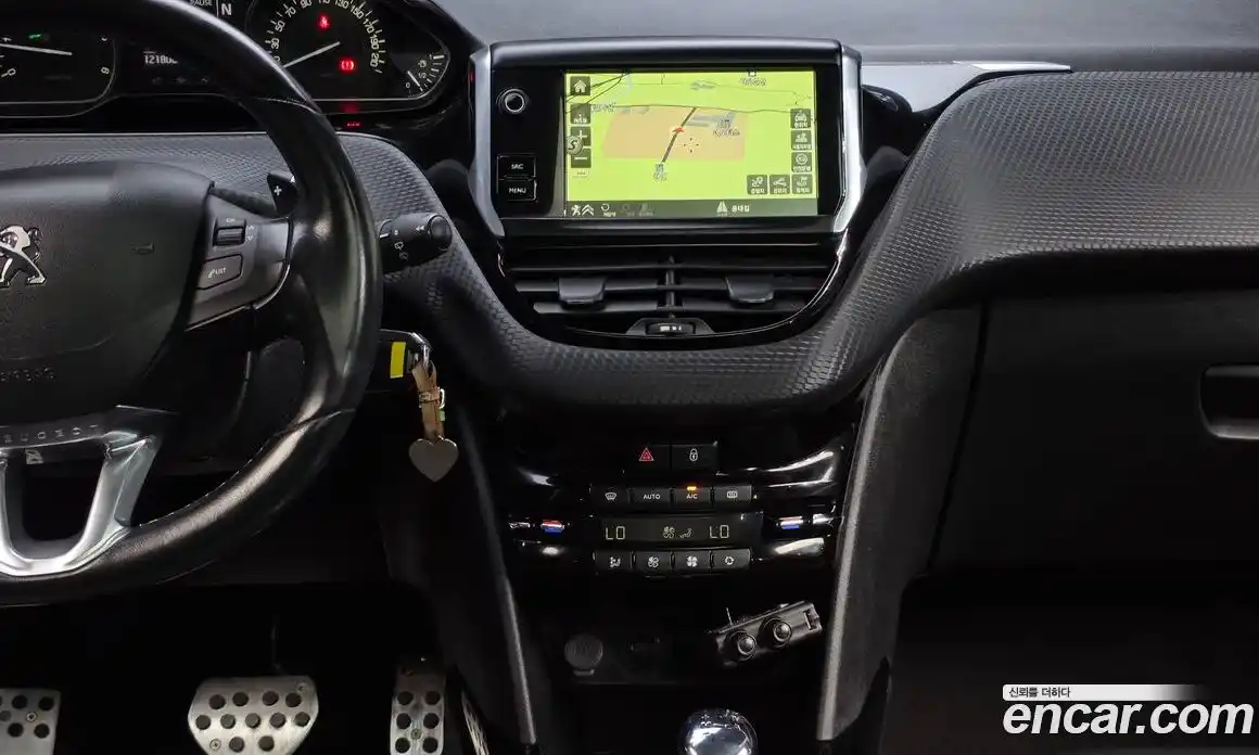 Peugeot 2008 2017 1.6 гидро в Москве № 1690960, фото 17