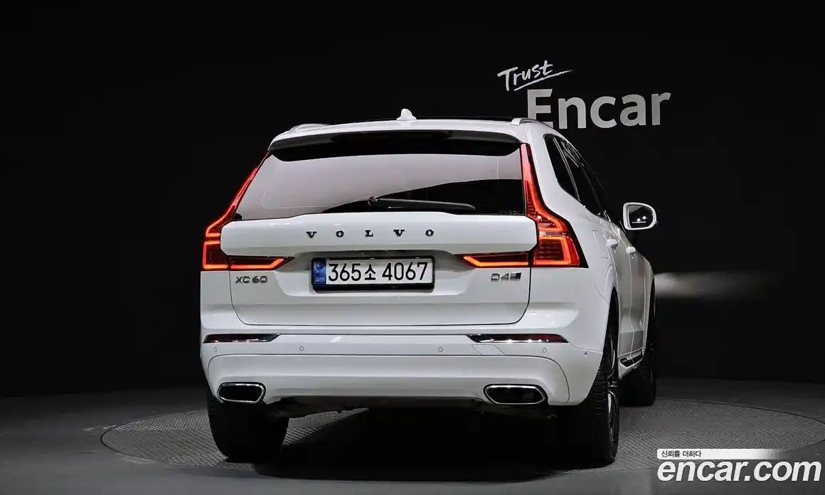 Volvo XC60 2017 2.0 гидро в Москве № 1691570, фото 4