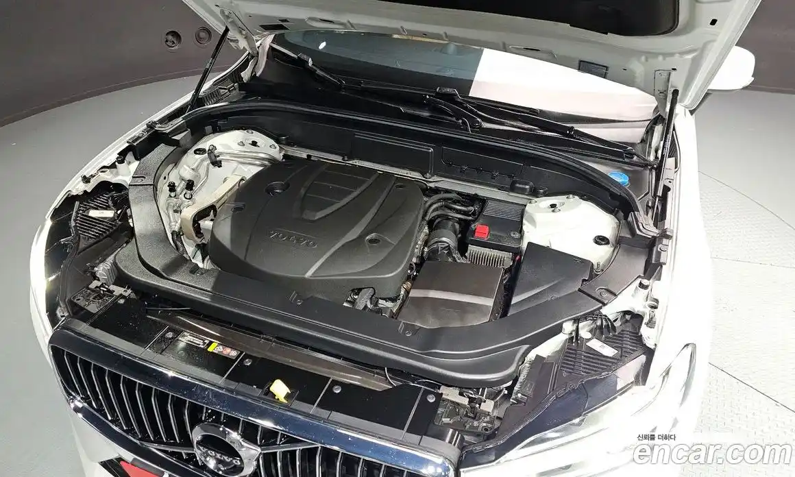 Volvo XC60 2017 2.0 гидро в Москве № 1691570, фото 6