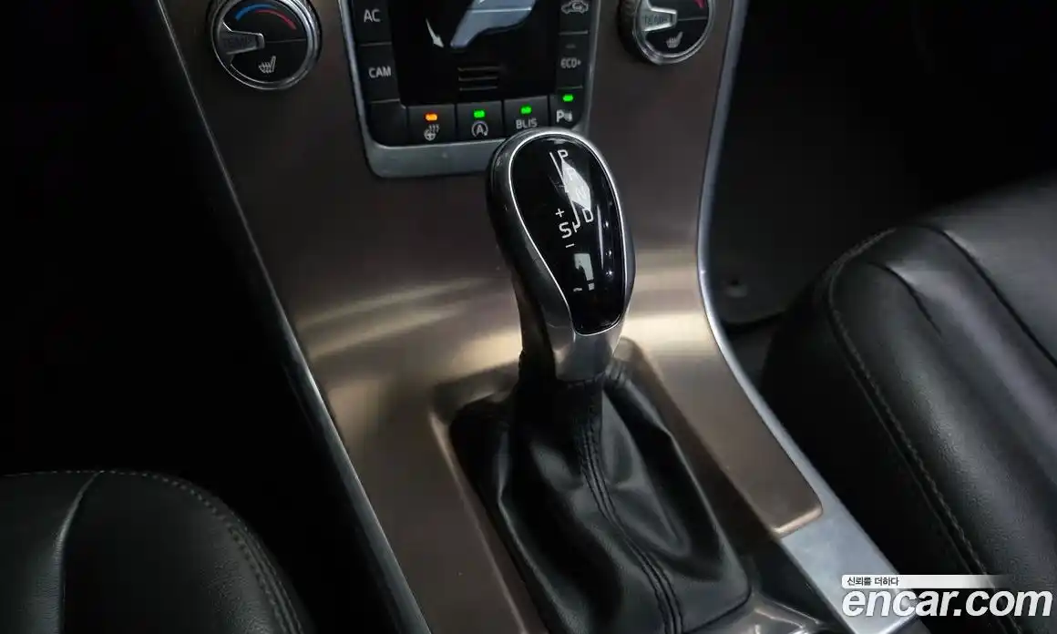 Volvo XC60 2017 2.0 гидро в Москве № 1691585, фото 9