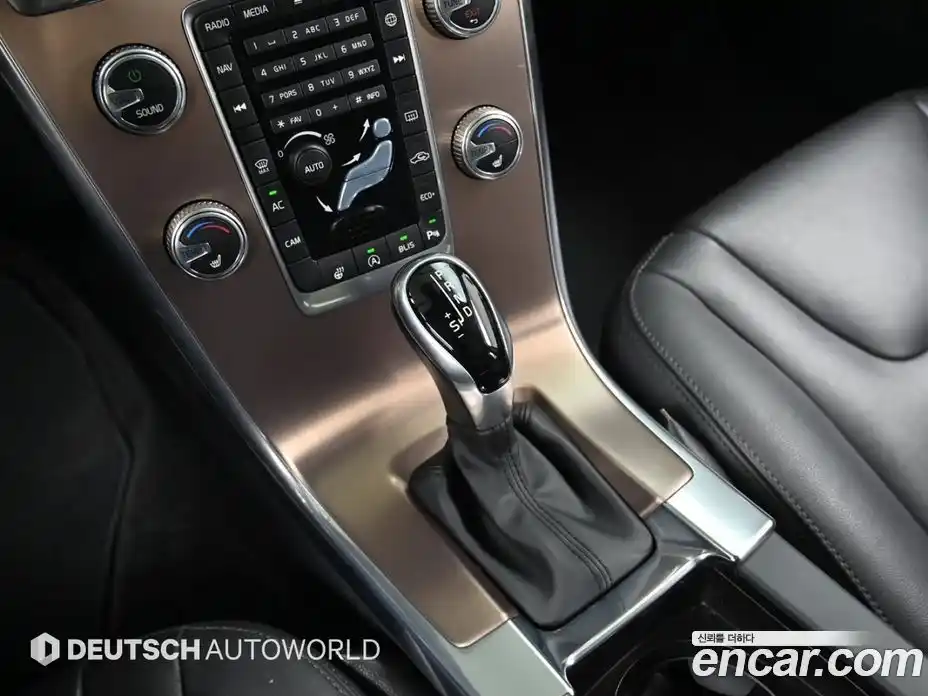 Volvo XC60 2016 2.0 гидро в Москве № 1691617, фото 9
