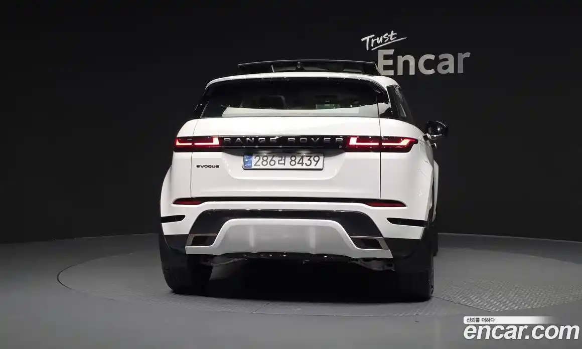 Land Rover Range-Rover Evoque 2025 2.0 гидро в Москве № 1691868, фото 4