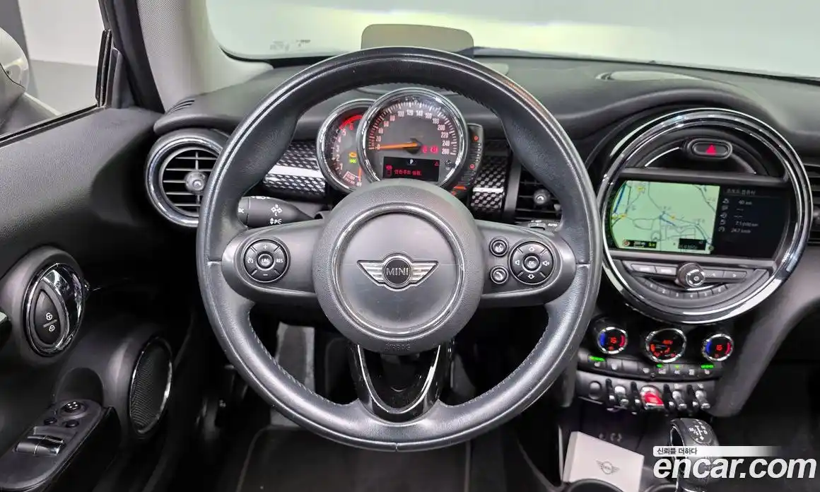 Mini Cooper 2014 2.0 гидро в Москве № 1692390, фото 13