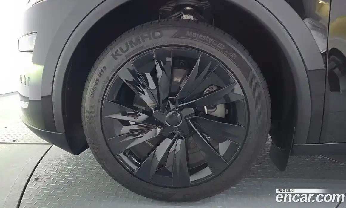 Tesla Model Y 2025 0.2 гидро в Москве № 1692676, фото 4