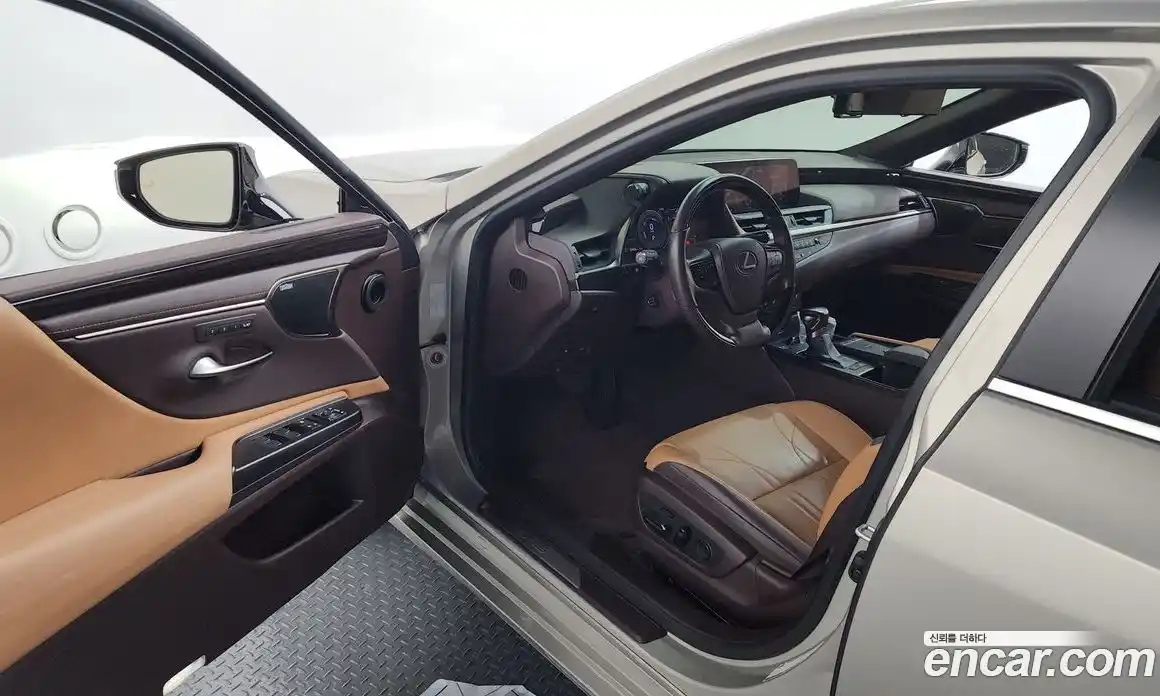 Lexus ES 2019 2.5 гидро в Москве № 1692904, фото 10