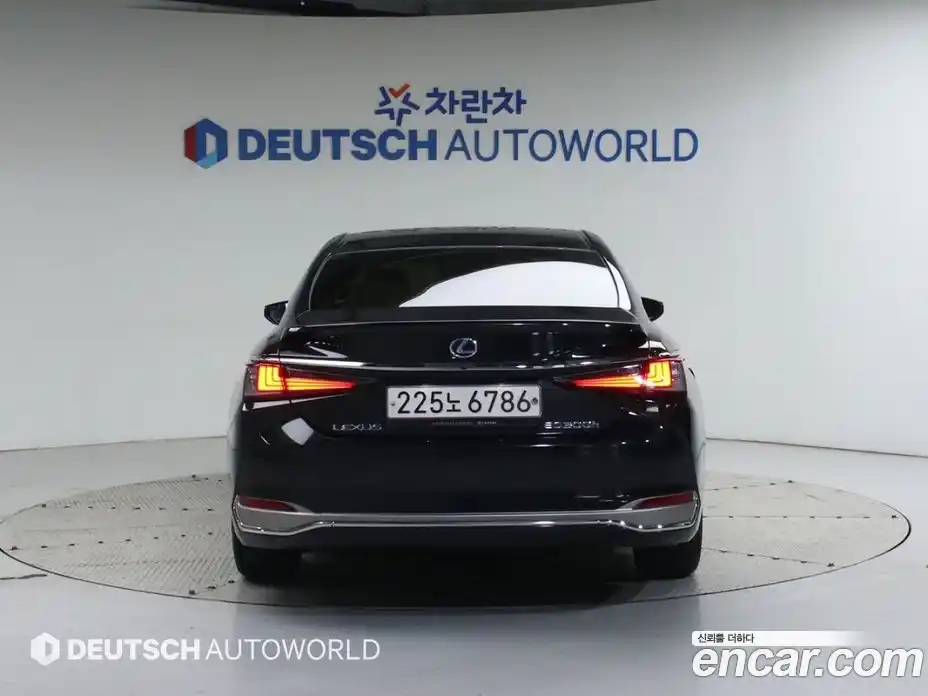 Lexus ES 2019 2.5 гидро в Москве № 1693041, фото 4