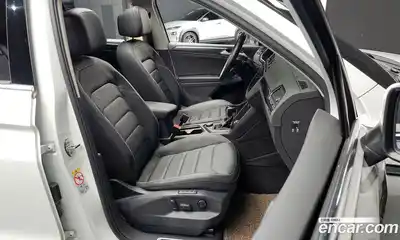Volkswagen Tiguan 2023 2.0 гидро в Москве № 1693105, миниатюра 11