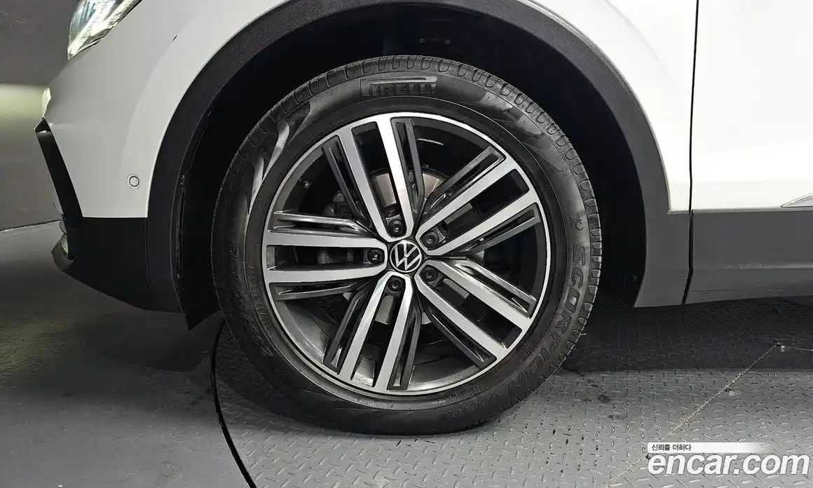 Volkswagen Tiguan 2023 2.0 гидро в Москве № 1693105, фото 5