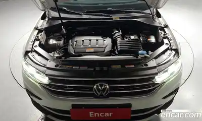 Volkswagen Tiguan 2023 2.0 гидро в Москве № 1693105, миниатюра 6