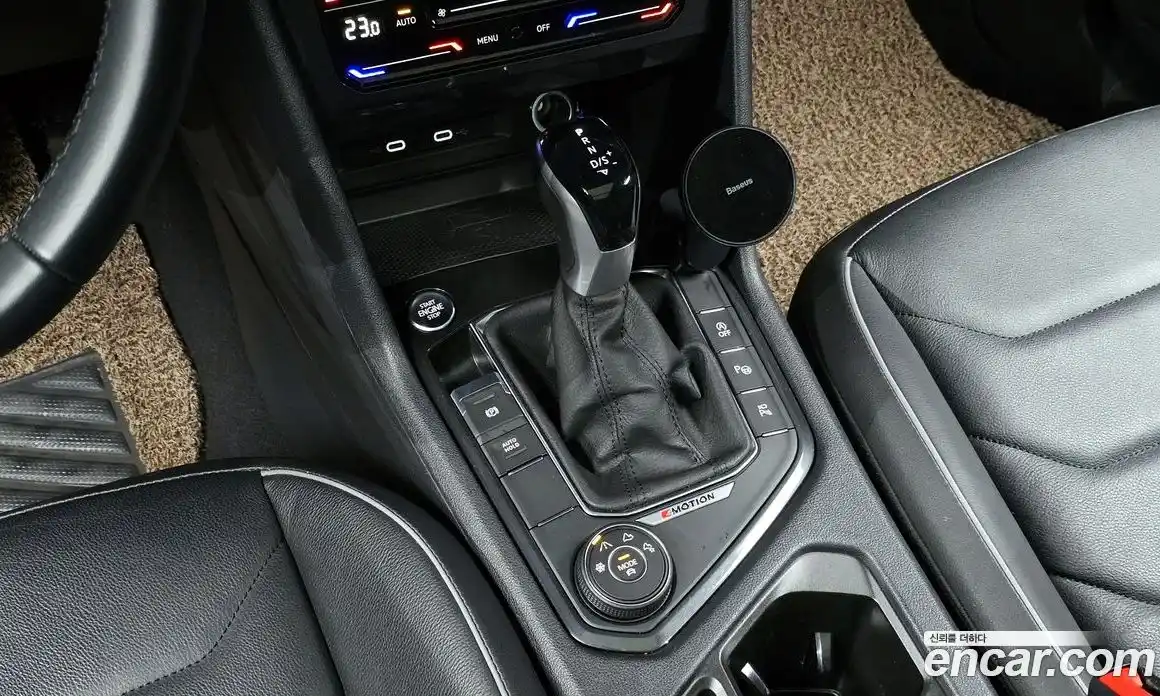 Volkswagen Tiguan 2023 2.0 гидро в Москве № 1693105, фото 9