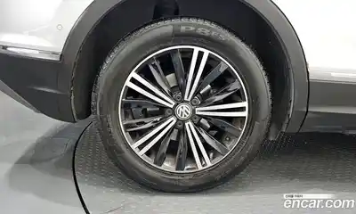 Volkswagen Tiguan 2020 2.0 гидро в Москве № 1693443, миниатюра 5