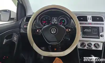 Volkswagen Polo 2015 1.4 гидро в Москве № 1693457, миниатюра 12