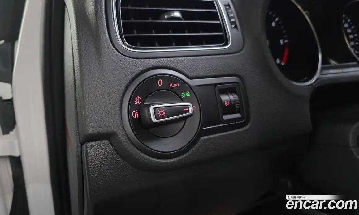 Volkswagen Polo 2015 1.4 гидро в Москве № 1693457, фото 17